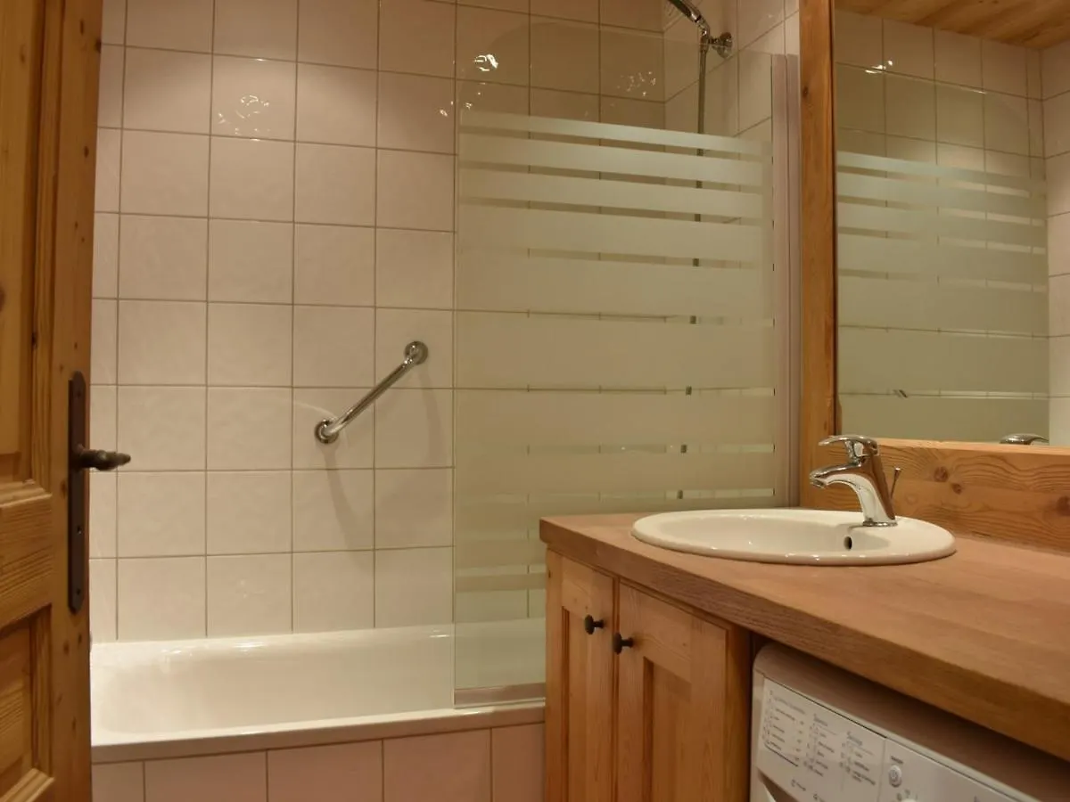 Appartement 2 Pieces Avec Balcon A Meribel, Proche Commerces Et Pistes - Fr-1-180-86 Apartment